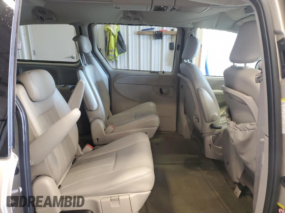 2005 Chrysler Town & Country Touring with VIN 2C8GP54L15R229312, listed as a Copart auction lot 51828415 with 0 mi miles and Non Repairable. Bid and sale history available at carsss.com. Image 11.