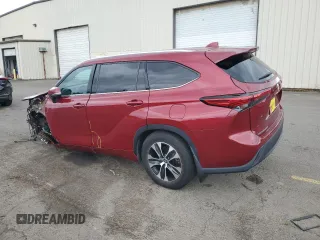 2021 Toyota Highlander XLE with VIN 5TDHZRBH5MS122811, listed as a Copart auction lot 57135585 with 85,703 mi miles and Salvage title. Bid and sale history available at DreamBid. Image 2.