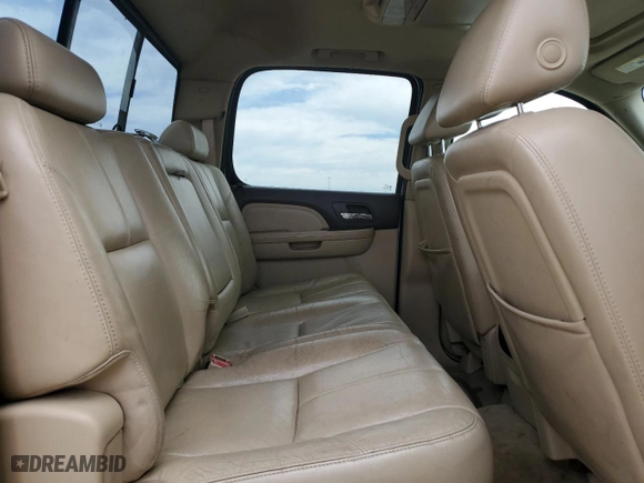 2007 GMC Sierra Denali with VIN 2GTEK638571677712, listed as a Copart auction lot 52775725 with 212,901 mi miles and Clean Title. Bid and sale history available at carsss.com. Image 10.