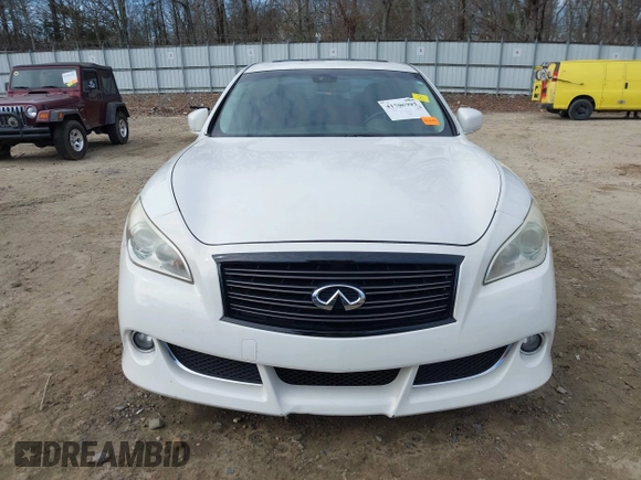 2013 Infiniti M with VIN JN1BY1APXDM510764, listed as a IAAI auction lot 41706993 with 226,416 mi miles and . Bid and sale history available at carsss.com. Image 13.