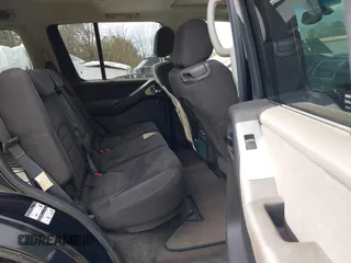 2005 Nissan Pathfinder SE with VIN 5N1AR18U55C763236, listed as a IAAI auction lot 41503166 with 330,351 mi miles. Bid and sale history available at carsss.com. Image 8.