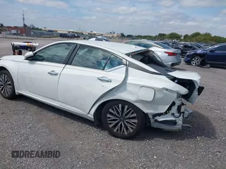 2023 Nissan Altima 2.5 SV with VIN 1N4BL4DV1PN415540, listed as a IAAI auction lot 40597183 with 17,273 mi miles. Bid and sale history available at carsss.com. Image 3.