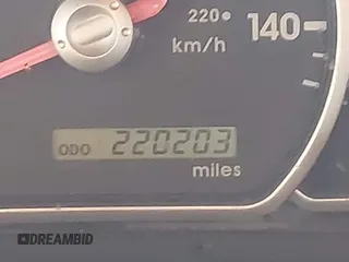 2005 Mitsubishi Endeavor Limited z VIN 4A4MN41S75E058877, wystawiony jako IAAI lot #41922009 z przebiegiem 220 203 mil mil oraz . Historia ofert i sprzedaży dostępna na DreamBid. Obrazek 15.