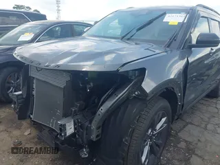 2022 Ford Explorer XLT z VIN 1FMSK7DH8NGB12227, wystawiony jako IAAI lot #42171362 z przebiegiem 7 543 mil mil oraz . Historia ofert i sprzedaży dostępna na DreamBid. Obrazek 6.