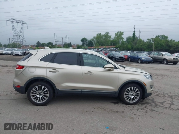 2017 Lincoln MKC Reserve z VIN 5LMCJ3D93HUL57805, wystawiony jako IAAI lot #42425633 z przebiegiem 40 010 mil mil oraz . Historia ofert i sprzedaży dostępna na DreamBid. Obrazek 13.