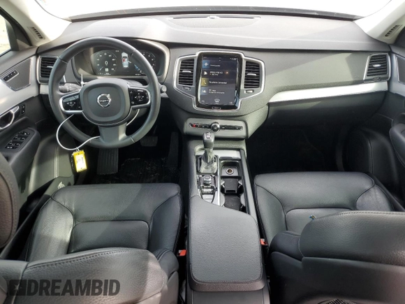 2016 Volvo XC90 Momentum with VIN YV4102XK3G1067927, listed as a Copart auction lot 82564614 with 89,385 mi miles and Salvage Title. Bid and sale history available at carsss.com. Image 8.