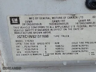 2002 GMC Sierra 1500 SLE with VIN 2GTEC19V821311698, listed as a IAAI auction lot 41585171 with 1 mi miles. Bid and sale history available at carsss.com. Image 9.