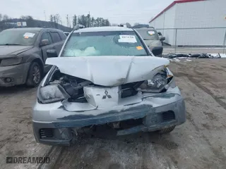 2003 Mitsubishi Outlander LS with VIN JA4LZ31G93U105062, listed as a IAAI auction lot 40978708 with 202,965 mi miles. Bid and sale history available at carsss.com. Image 6.