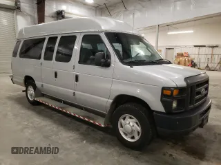 2008 Ford Econoline Cargo Commercial with VIN 1FTNS24W88DB46242, listed as a Copart auction lot 81156774 with 43,636 mi miles and Clean Title. Bid and sale history available at DreamBid. Image 4.