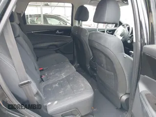 2019 Kia Sorento LX with VIN 5XYPG4A32KG467377, listed as a IAAI auction lot 41341804 with 62,997 mi miles. Bid and sale history available at carsss.com. Image 8.