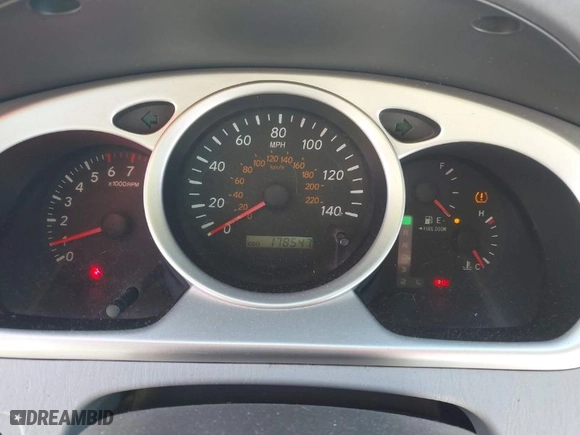 2005 Toyota Highlander with VIN JTEDP21A450078929, listed as a IAAI auction lot 41749008 with 178,547 mi miles. Bid and sale history available at carsss.com. Image 7.