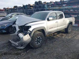 2021 Toyota Tacoma 4WD SR5 with VIN 5TFDZ5BN2MX063823, listed as a IAAI auction lot 41447098 with 52,538 mi miles. Bid and sale history available at carsss.com. Image 17.