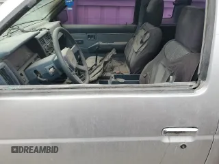 1988 Nissan Hardbody z VIN 1N6HD16S3JC326667, wystawiony jako Copart lot #84568594 z przebiegiem Nie podano mil oraz Nie do naprawy. Historia ofert i sprzedaży dostępna na DreamBid. Obrazek 7.