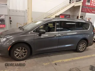 2020 Chrysler Voyager LXi z VIN 2C4RC1DG3LR151663, wystawiony jako IAAI lot #41817756 z przebiegiem 119 517 mil mil oraz . Historia ofert i sprzedaży dostępna na DreamBid. Obrazek 14.
