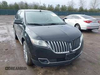 2011 Lincoln MKX with VIN 2LMDJ8JK7BBJ17783, listed as a IAAI auction lot 41672695 with 335,492 mi miles. Bid and sale history available at carsss.com. Image 1.