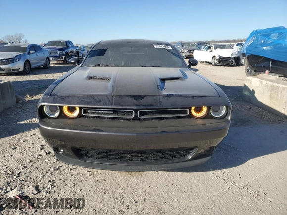2017 Dodge Challenger SXT z VIN 2C3CDZAG0HH639976, wystawiony jako Copart lot #83611054 z przebiegiem 67 338 mil mil oraz Szkoda całkowita • Salvage title. Historia ofert i sprzedaży dostępna na DreamBid. Obrazek 5.