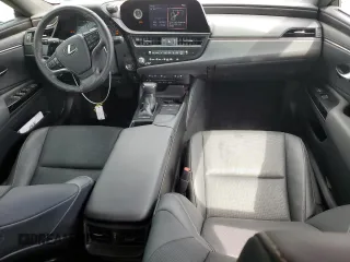 2022 Lexus ES 350 z VIN 58ADZ1B19NU123061, wystawiony jako Copart lot #50679125 z przebiegiem 76 821 mil mil oraz Szkoda całkowita • Salvage title. Historia ofert i sprzedaży dostępna na DreamBid. Obrazek 8.