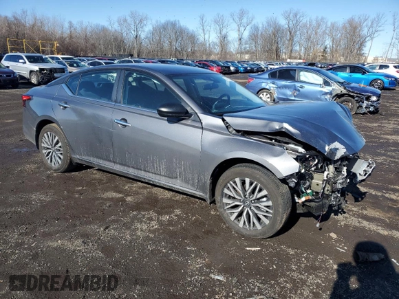 2024 Nissan Altima 2.5 SV with VIN 1N4BL4DW0RN428338, listed as a Copart auction lot 43202365 with 4,165 mi miles and Salvage Title. Bid and sale history available at carsss.com. Image 4.