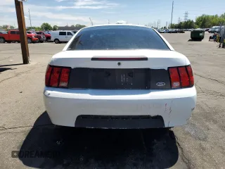 2000 Ford Mustang z VIN 1FAFP4045YF302687, wystawiony jako Copart lot #58044485 z przebiegiem 191 961 mil mil oraz Szkoda całkowita • Salvage title. Historia ofert i sprzedaży dostępna na DreamBid. Obrazek 6.