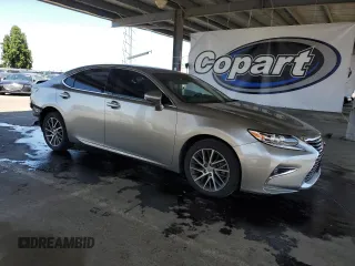 2016 Lexus ES 330 z VIN 58ABK1GG6GU019977, wystawiony jako Copart lot #59163355 z przebiegiem 55 368 mil mil oraz Szkoda całkowita • Salvage title. Historia ofert i sprzedaży dostępna na DreamBid. Obrazek 4.