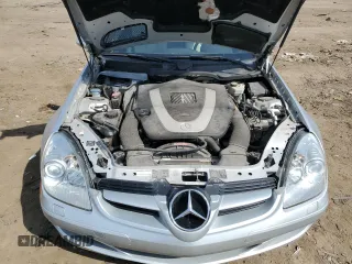 2005 Mercedes-Benz SLK 230/320 z VIN WDBWK56F35F040539, wystawiony jako Copart lot #52691635 z przebiegiem 72 074 mil mil oraz Czysty tytuł • Clean title. Historia ofert i sprzedaży dostępna na DreamBid. Obrazek 11.