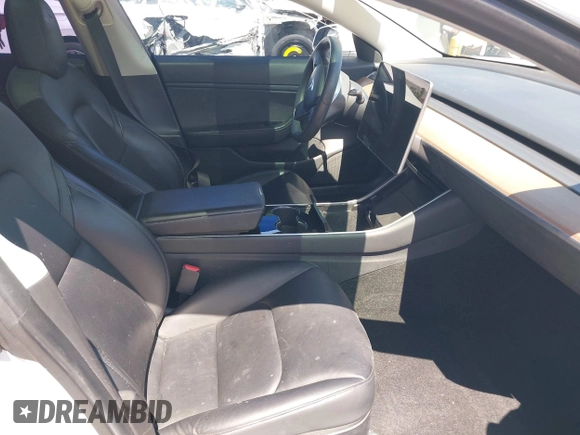 2020 Tesla Model 3 Long Range z VIN 5YJ3E1EB3LF621348, wystawiony jako IAAI lot #42121895 z przebiegiem Nie podano mil oraz . Historia ofert i sprzedaży dostępna na DreamBid. Obrazek 5.