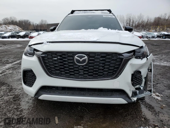 2025 Mazda CX-70 S Premium with VIN JM3KJDHCXS1110022, listed as a Copart auction lot 44897785 with 3,920 mi miles and Salvage title. Bid and sale history available at DreamBid. Image 5.