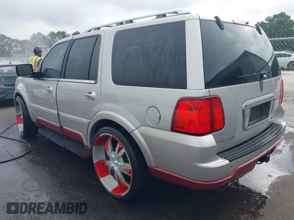 2004 Lincoln Navigator Luxury with VIN 5LMFU28R54LJ20788, listed as a IAAI auction lot 42508972 with 229,937 mi miles and . Bid and sale history available at DreamBid. Image 3.
