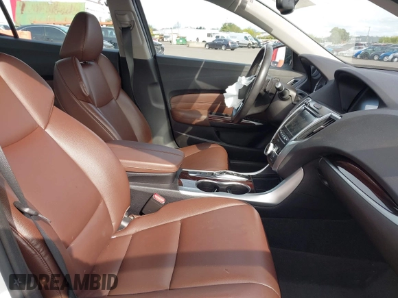 2015 Acura TLX V6 z VIN 19UUB2F30FA012923, wystawiony jako IAAI lot #42000107 z przebiegiem 101 133 mil mil oraz . Historia ofert i sprzedaży dostępna na DreamBid. Obrazek 5.