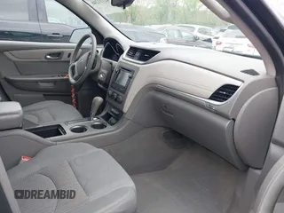 2015 Chevrolet Traverse LS z VIN 1GNKRFKDXFJ107942, wystawiony jako IAAI lot #42111246 z przebiegiem 128 036 mil mil oraz . Historia ofert i sprzedaży dostępna na DreamBid. Obrazek 5.