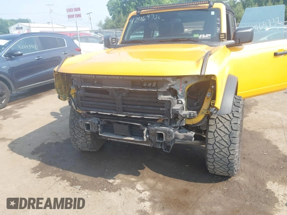 2022 Ford Bronco with VIN 1FMDE5BH8NLB86567, listed as a IAAI auction lot 42469732 with 27,681 mi miles and . Bid and sale history available at DreamBid. Image 6.