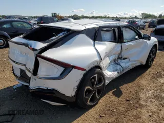 2022 Kia EV6 GT-Line with VIN KNDC4DLC3N5066437, listed as a Copart auction lot 63692294 with 0 mi miles and Salvage Title. Bid and sale history available at carsss.com. Image 3.