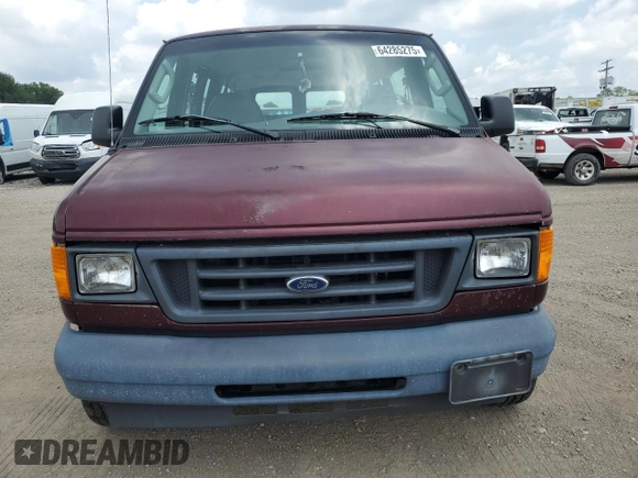2005 Ford Econoline Passenger XL z VIN 1FMRE11W15HB11789, wystawiony jako Copart lot #64285275 z przebiegiem 148 953 mil mil oraz Czysty tytuł • Clean title. Historia ofert i sprzedaży dostępna na DreamBid. Obrazek 5.