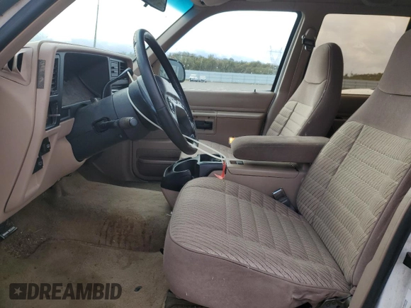 1994 Ford Explorer Eddie Bauer z VIN 1FMDU34X1RUE61210, wystawiony jako Copart lot #81117024 z przebiegiem 274 301 mil mil oraz Czysty tytuł • Clean title. Historia ofert i sprzedaży dostępna na DreamBid. Obrazek 7.