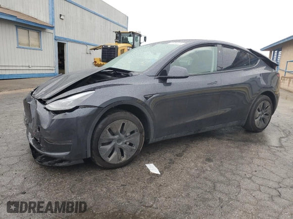 2024 Tesla Model Y z VIN 7SAYGDED4RF125330, wystawiony jako Copart lot #81385224 z przebiegiem 3 631 mil mil oraz Szkoda całkowita • Salvage title. Historia ofert i sprzedaży dostępna na DreamBid. Obrazek 1.