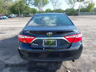 2017 Toyota Camry XLE z VIN 4T1BF1FK1HU805219, wystawiony jako IAAI lot #42199342 z przebiegiem 133 102 mil mil oraz . Historia ofert i sprzedaży dostępna na DreamBid. Obrazek 16.