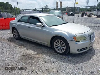2012 Chrysler 300 Limited z VIN 2C3CCACG2CH212700, wystawiony jako IAAI lot #42306191 z przebiegiem 222 071 mil mil oraz . Historia ofert i sprzedaży dostępna na DreamBid. Obrazek 1.