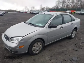 2007 Ford Focus S with VIN 1FAFP34N07W170563, listed as a IAAI auction lot 42001087 with 87,526 mi miles and . Bid and sale history available at carsss.com. Image 2.