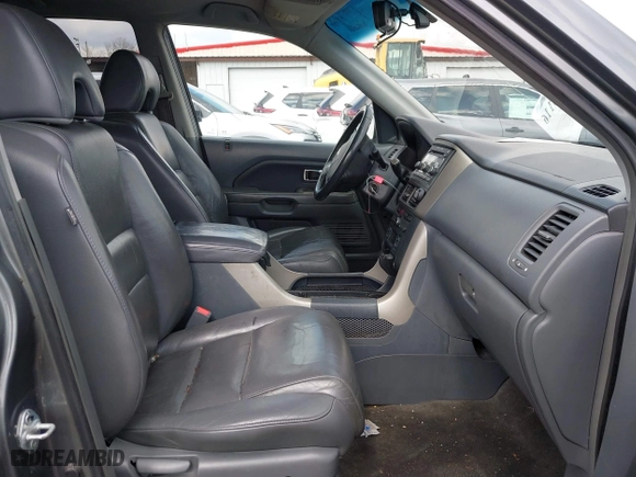 2007 Honda Pilot EX-L with VIN 5FNYF28527B022848, listed as a IAAI auction lot 42010116 with 240,277 mi miles. Bid and sale history available at carsss.com. Image 5.