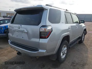 2021 Toyota 4Runner SR5 with VIN JTEMU5JR1M5937878, listed as a IAAI auction lot 42130560 with 85,547 mi miles and . Bid and sale history available at DreamBid. Image 4.
