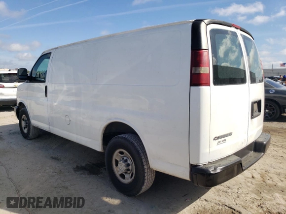 2008 Chevrolet Express Cargo Van with VIN 1GCGG25C581108063, listed as a Copart auction lot 44993455 with 463,245 mi miles and Clean Title. Bid and sale history available at carsss.com. Image 2.