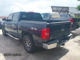 2010 Chevrolet Silverado 1500 LT with VIN 3GCRKSEA1AG223465, listed as a IAAI auction lot 42126593 with 196,338 mi miles and . Bid and sale history available at DreamBid. Image 3.