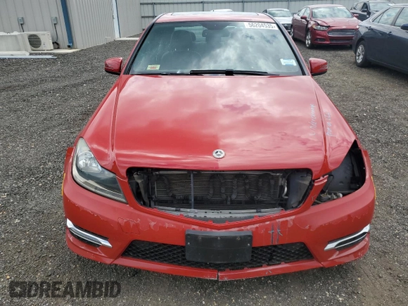 2014 Mercedes-Benz C 300 Sport z VIN WDDGF8AB0EA925820, wystawiony jako Copart lot #56204535 z przebiegiem 86 173 mil mil oraz Szkoda całkowita • Salvage title. Historia ofert i sprzedaży dostępna na DreamBid. Obrazek 5.