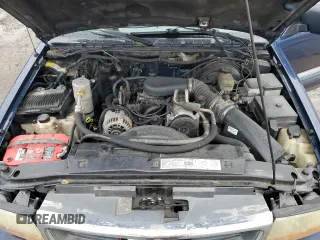 2000 GMC Jimmy SLE Convenience with VIN 1GKDT13W9Y2236228, listed as a Copart auction lot 41887065 with 248,134 mi miles and Salvage Title. Bid and sale history available at carsss.com. Image 13.