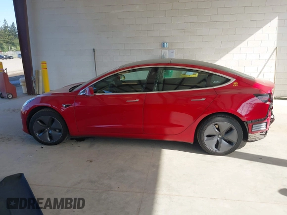 2020 Tesla Model 3 Standard Range Plus z VIN 5YJ3E1EA7LF611669, wystawiony jako IAAI lot #42179974 z przebiegiem 17 696 mil mil oraz . Historia ofert i sprzedaży dostępna na DreamBid. Obrazek 15.