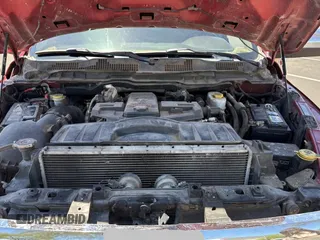 2010 Dodge 3500 SLT z VIN 3D73Y3HL6AG140269, wystawiony jako Copart lot #57510095 z przebiegiem 333 669 mil mil oraz Tytuł czysty. Historia ofert i sprzedaży dostępna na DreamBid. Obrazek 7.