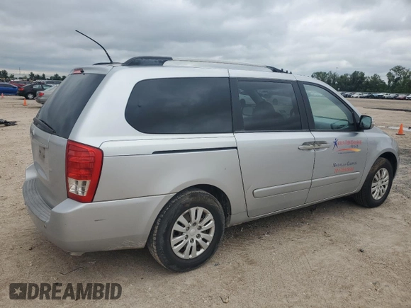 2011 Kia Sedona LX with VIN KNDMG4C71B6366658, listed as a Copart auction lot 70385304 with 356,705 mi miles and Clean Title. Bid and sale history available at carsss.com. Image 3.