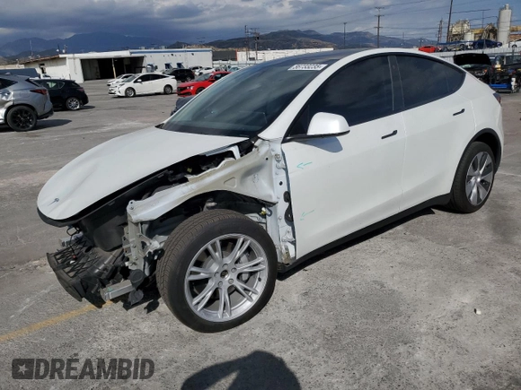 2022 Tesla Model Y Long Range z VIN 7SAYGDEE9NF434908, wystawiony jako Copart lot #56733235 z przebiegiem 38 178 mil mil oraz Szkoda całkowita • Salvage title. Historia ofert i sprzedaży dostępna na DreamBid. Obrazek 1.