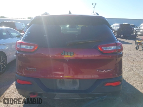 2017 Jeep Cherokee Trailhawk z VIN 1C4PJMBS9HW502323, wystawiony jako IAAI lot #42293817 z przebiegiem 153 127 mil mil oraz . Historia ofert i sprzedaży dostępna na DreamBid. Obrazek 16.