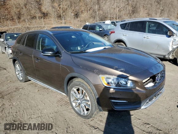 2015 Volvo V60 Cross Country T5 with VIN YV4612HKXF1000564, listed as a Copart auction lot 87921805 with 66,719 mi miles and Non Repairable. Bid and sale history available at carsss.com. Image 4.